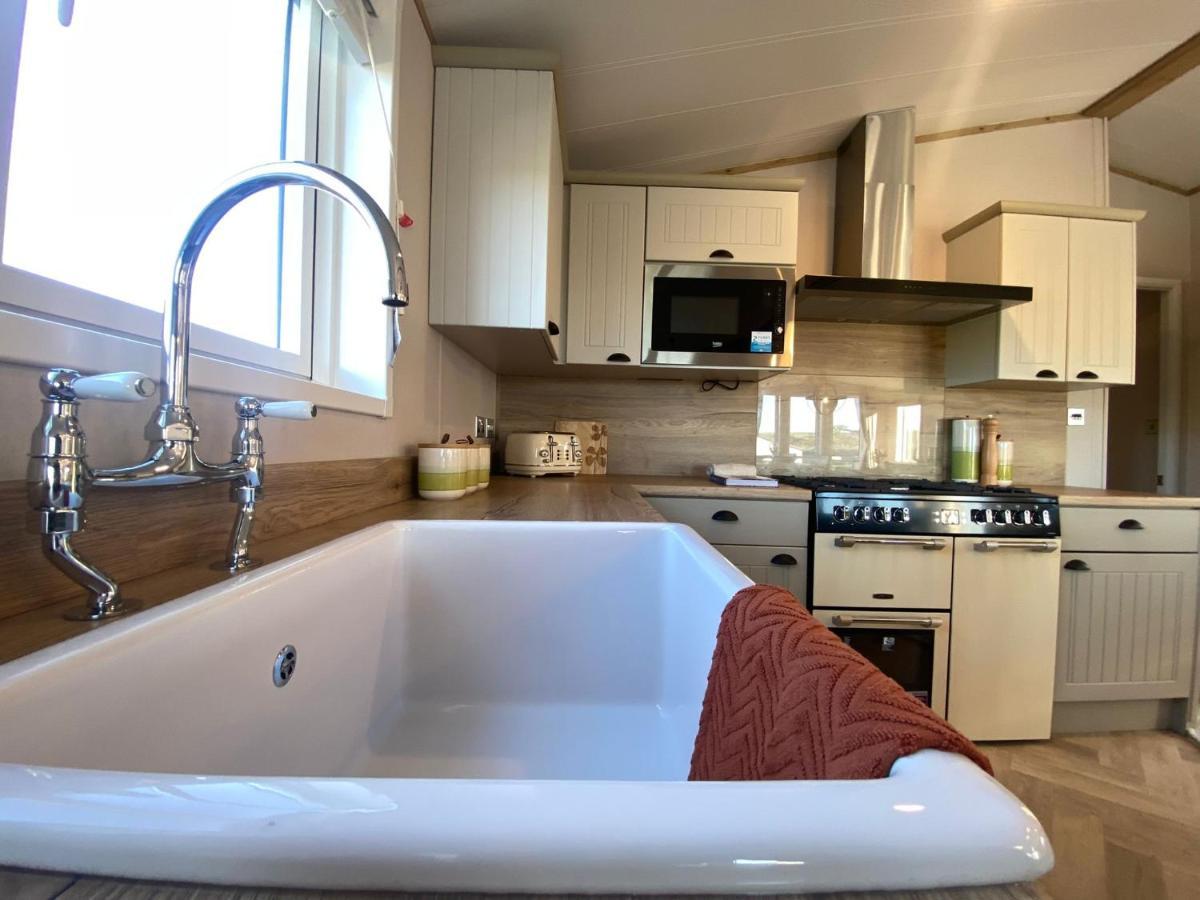 Daphne'S Lodge Mawgan Porth Buitenkant foto