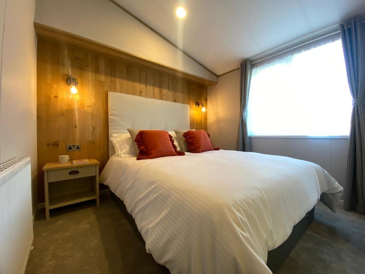 Daphne'S Lodge Mawgan Porth Buitenkant foto