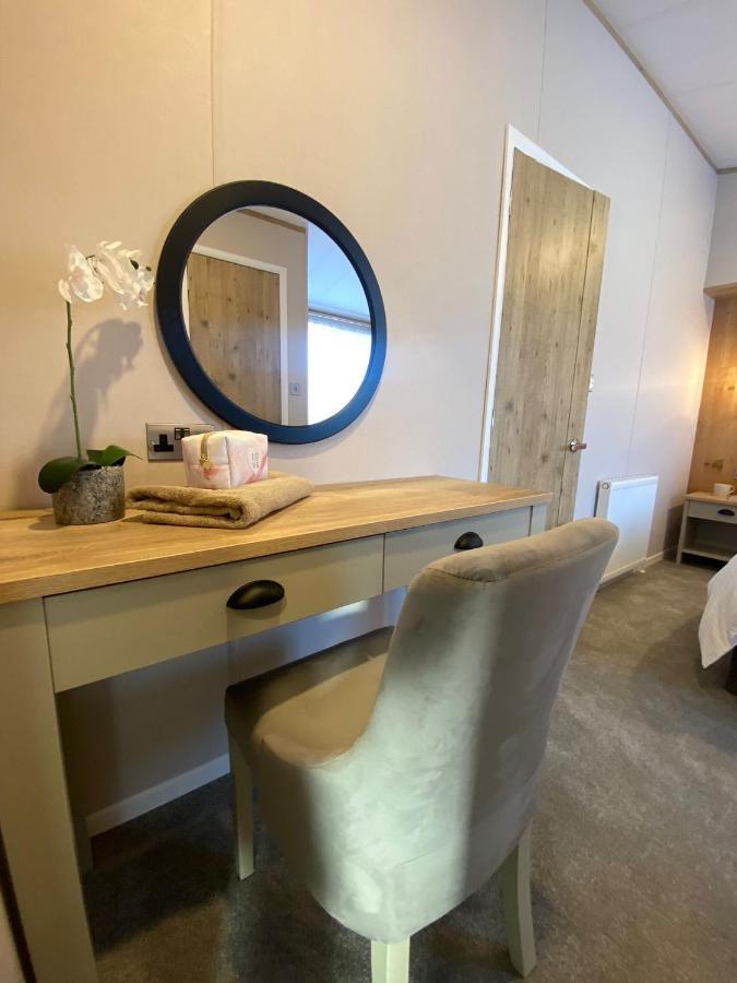 Daphne'S Lodge Mawgan Porth Buitenkant foto