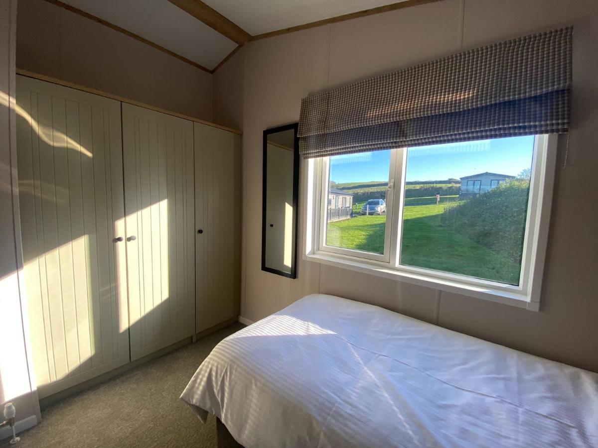 Daphne'S Lodge Mawgan Porth Buitenkant foto