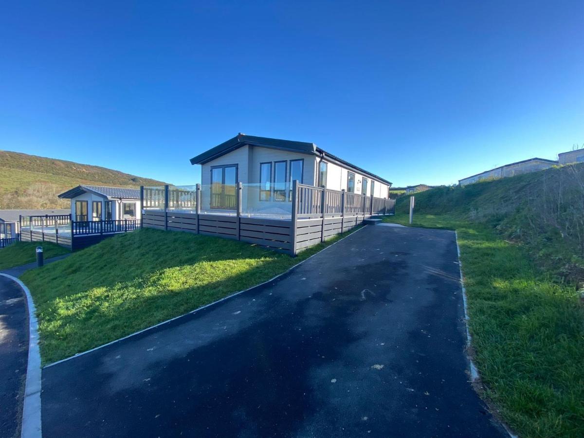 Daphne'S Lodge Mawgan Porth Buitenkant foto